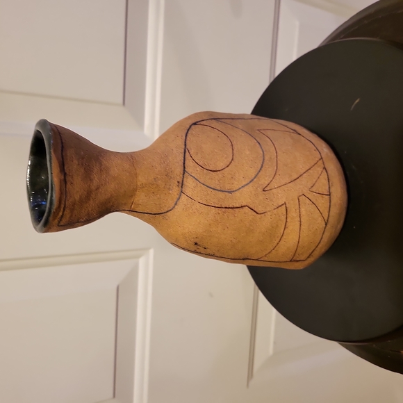 Vintage Studio Pottery Signed Sgraffito Vase - Picture 4 of 12